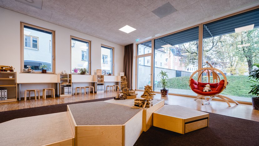 Familiäre Atmosphäre für Kinder der Kita Haus für Kinder Sankt Josef Helldurchflutete Räume in der Kita Sankt Josef